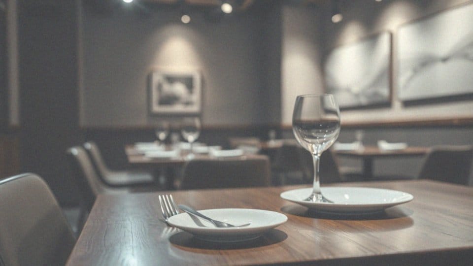 Jakie są różnice w cenach między zwykłymi a eleganckimi restauracjami?